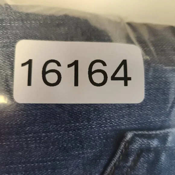 Women's Straight Leg Relaxed Fit Mid Rise Jeans Size 8P Blue Stretch Classic Lee - Picture 9 of 9